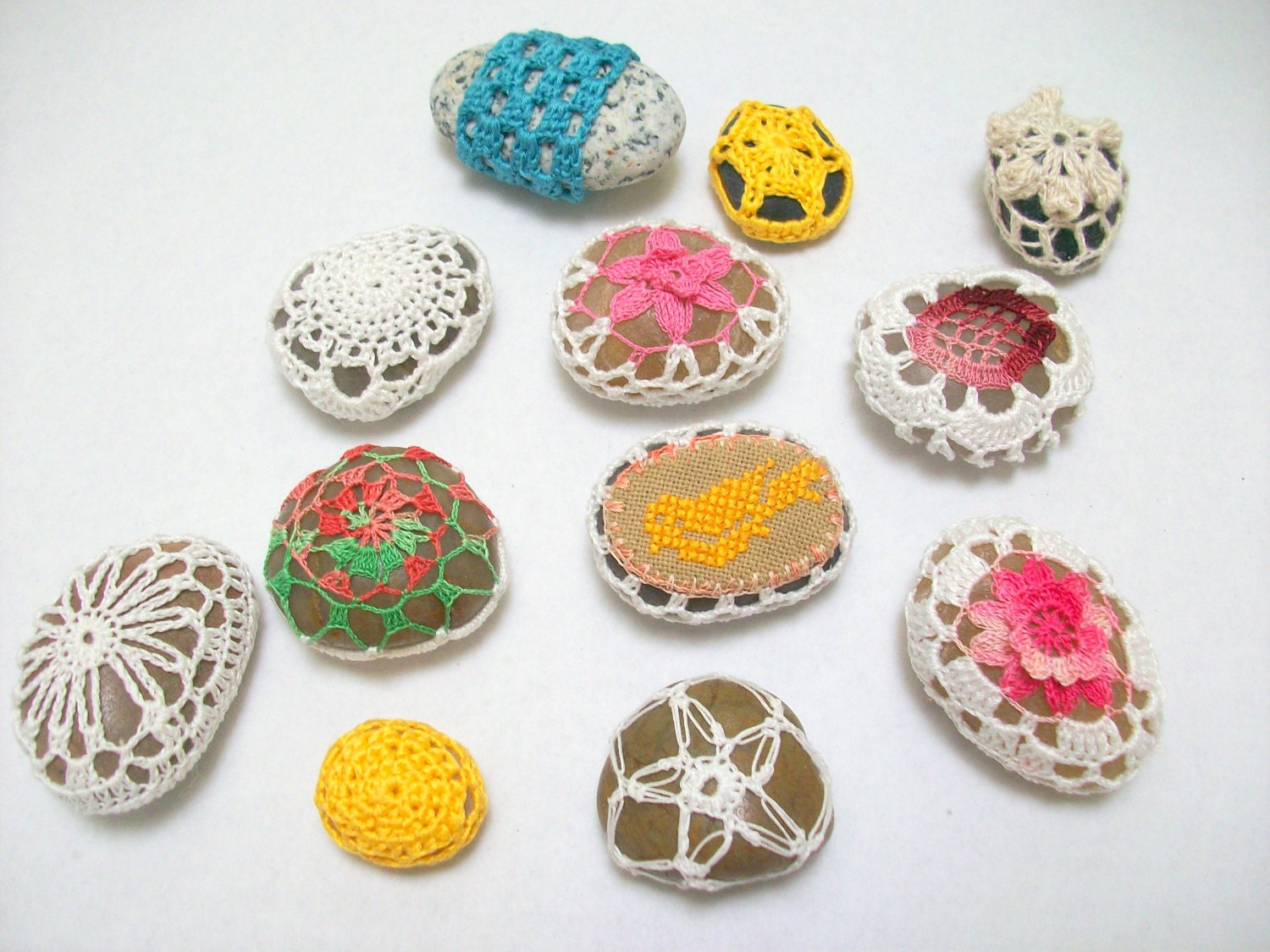 Spring colors crochet stones,wedding gift,home decor,tabledecor - MyDreamCrochets