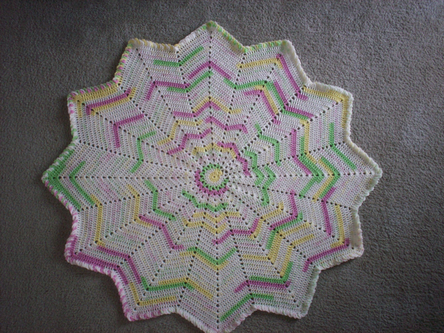 12 Point Star Baby Afghan with Ruffled Border
