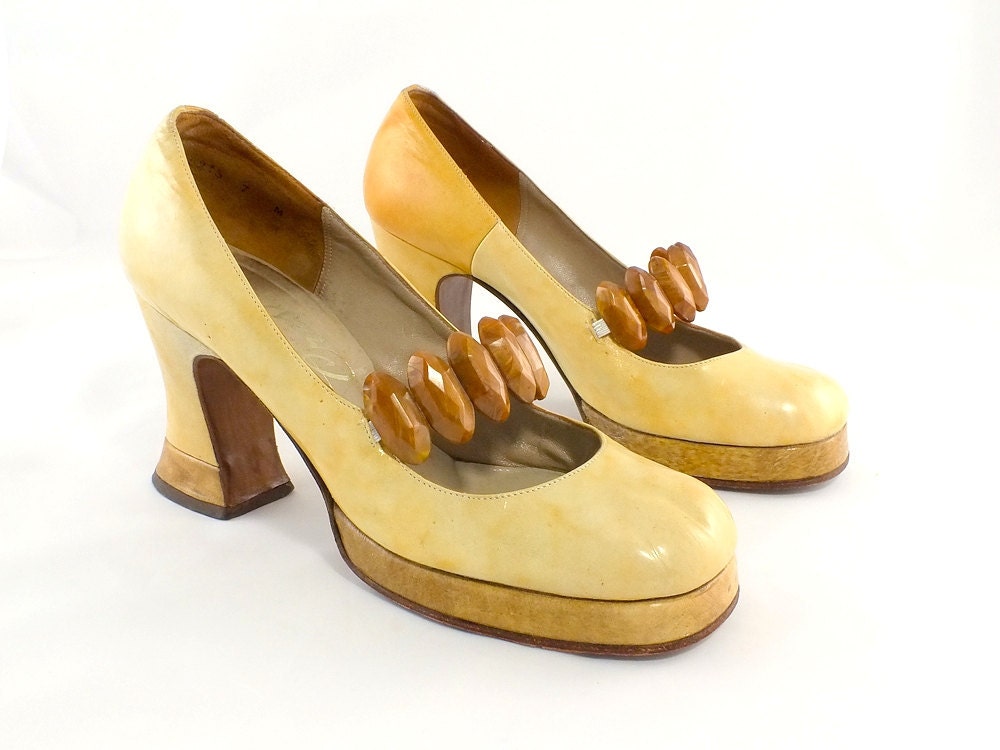 1970s Funky Two-Tone Platform Shoes Size 7