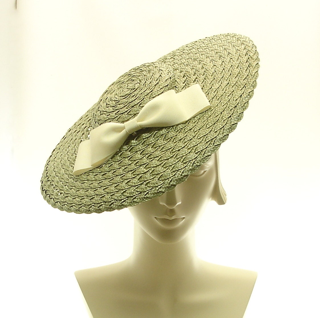 Straw Saucer Hat - Boater Hat for Women - 1920s Fashion Hat - Sage Green - Ivory Grosgrain Ribbon Bow