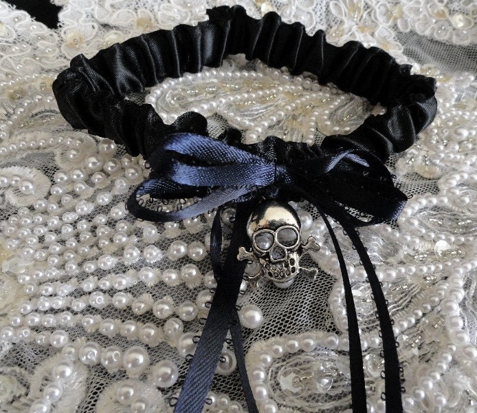 Matching Toss Garter for Our Skull and Crossbones Garters