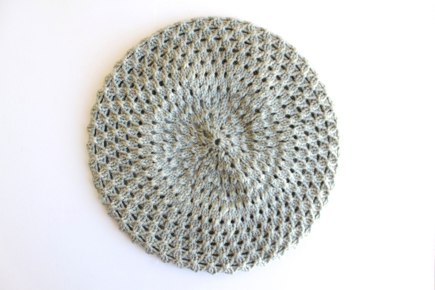 Women's beret hand knit in pale grey merino wool, honeycomb texture: READY TO SHIP
