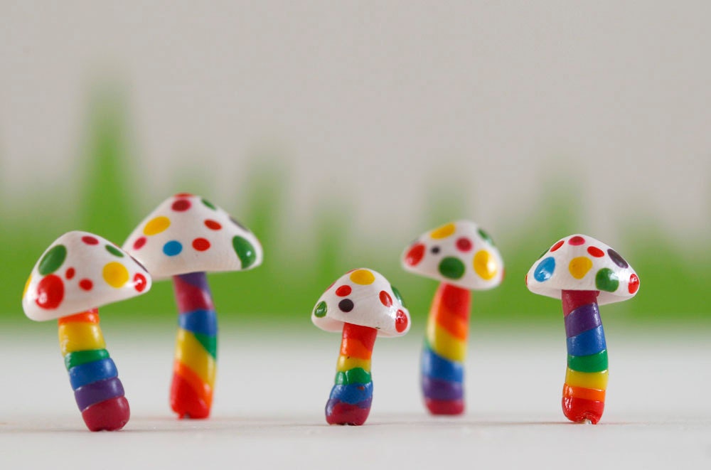 Set of five RAINBOW toadstools for terrariums, plants or cake toppers - ratbeankat