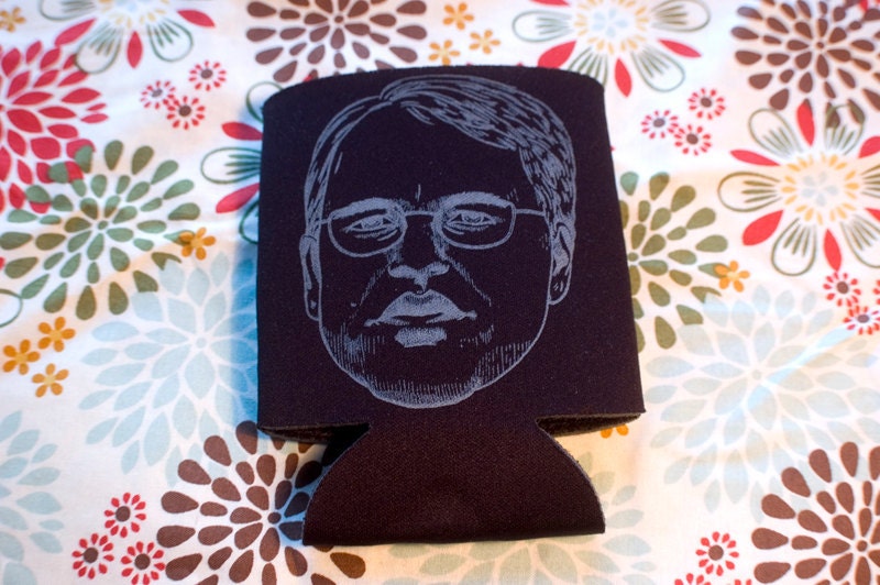 Philip Seymour Hoffman koozie (Black)