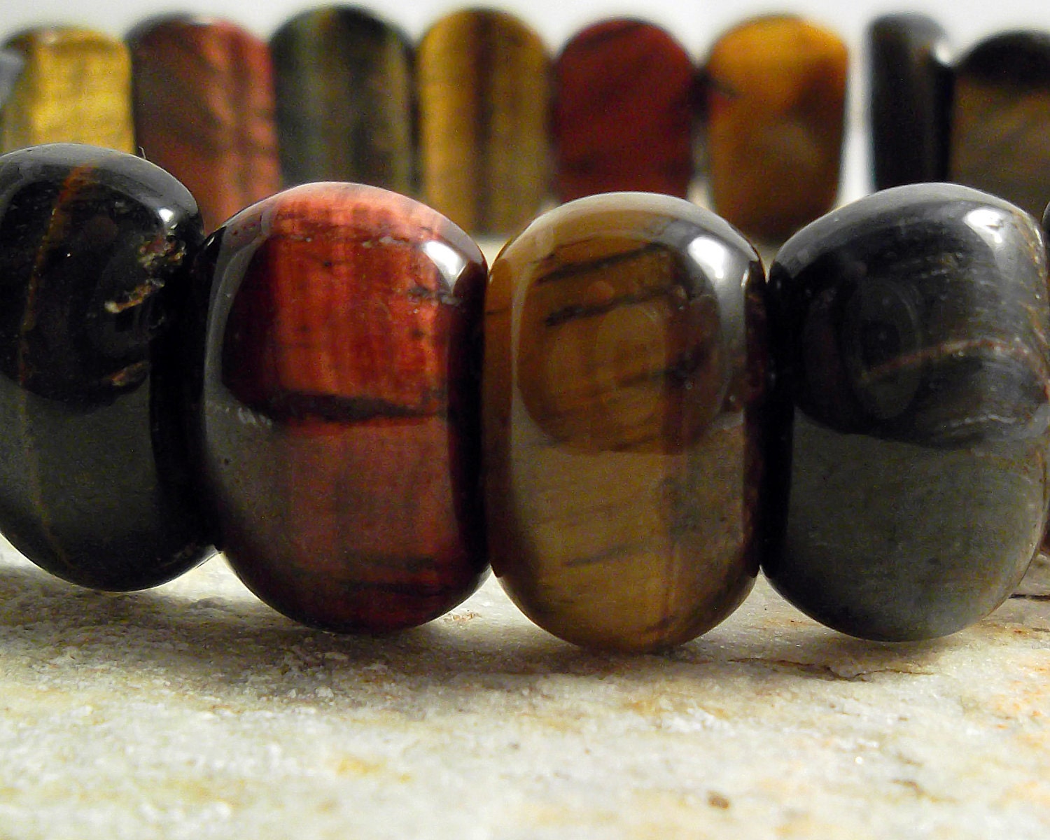 Hypo-allergenic Tiger Eye Bracelet - Metal Free