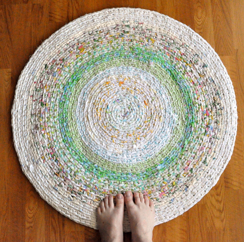 White Garden Crochet Rug