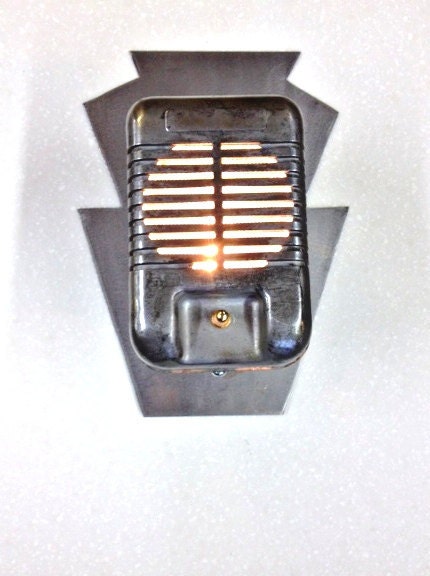 Custom listing for Merritt drive in lights with round wall plate.