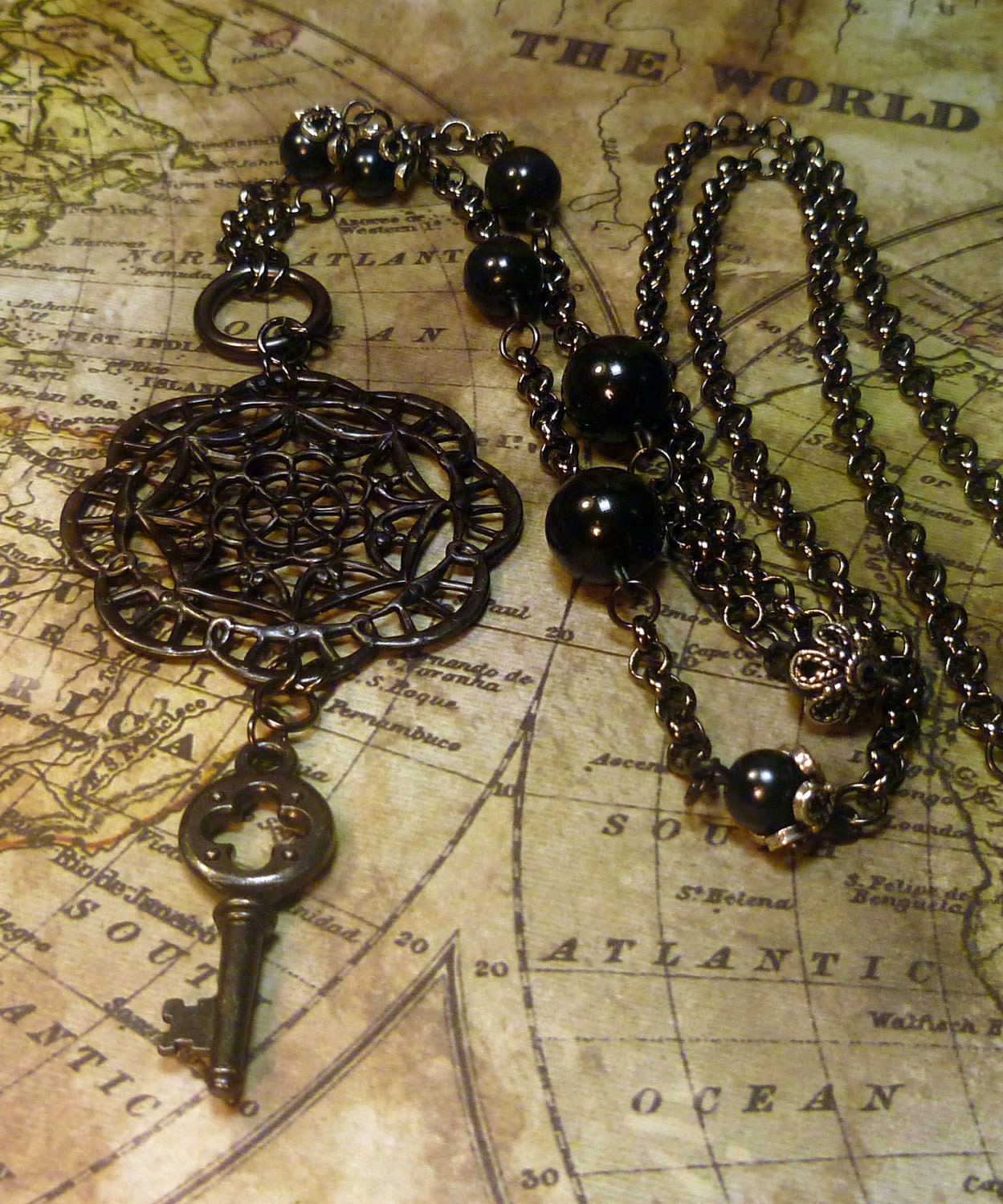 Steampunk vintage key Victorian filigree necklace N007