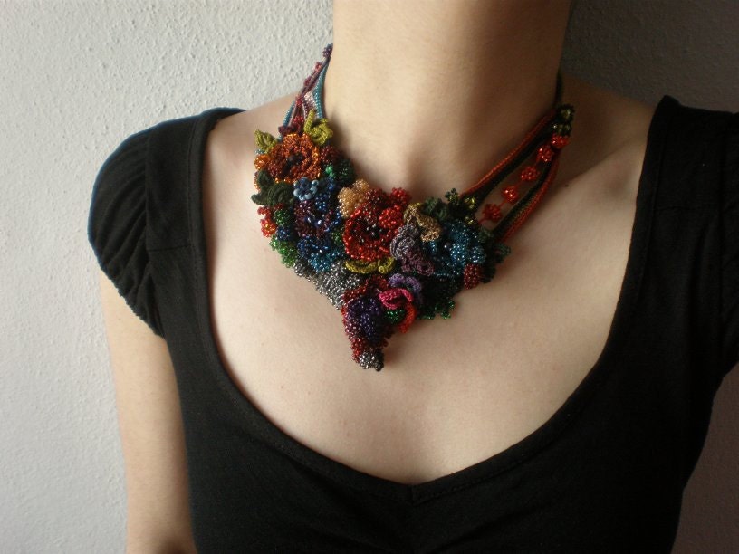 Callirhoe Papaver  ... Freeform Beaded Crochet Necklace - Flowers - irregularexpressions