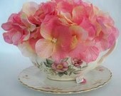 SILHOUETTE COURTSHIP Vintage Rose Pink Floral Arrangement - SunflowerInAutumn