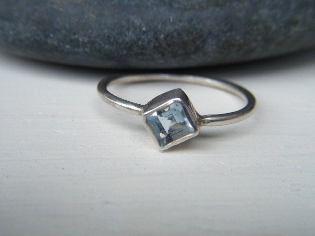Aquamarine and Sterling Silver Ring Size 6
