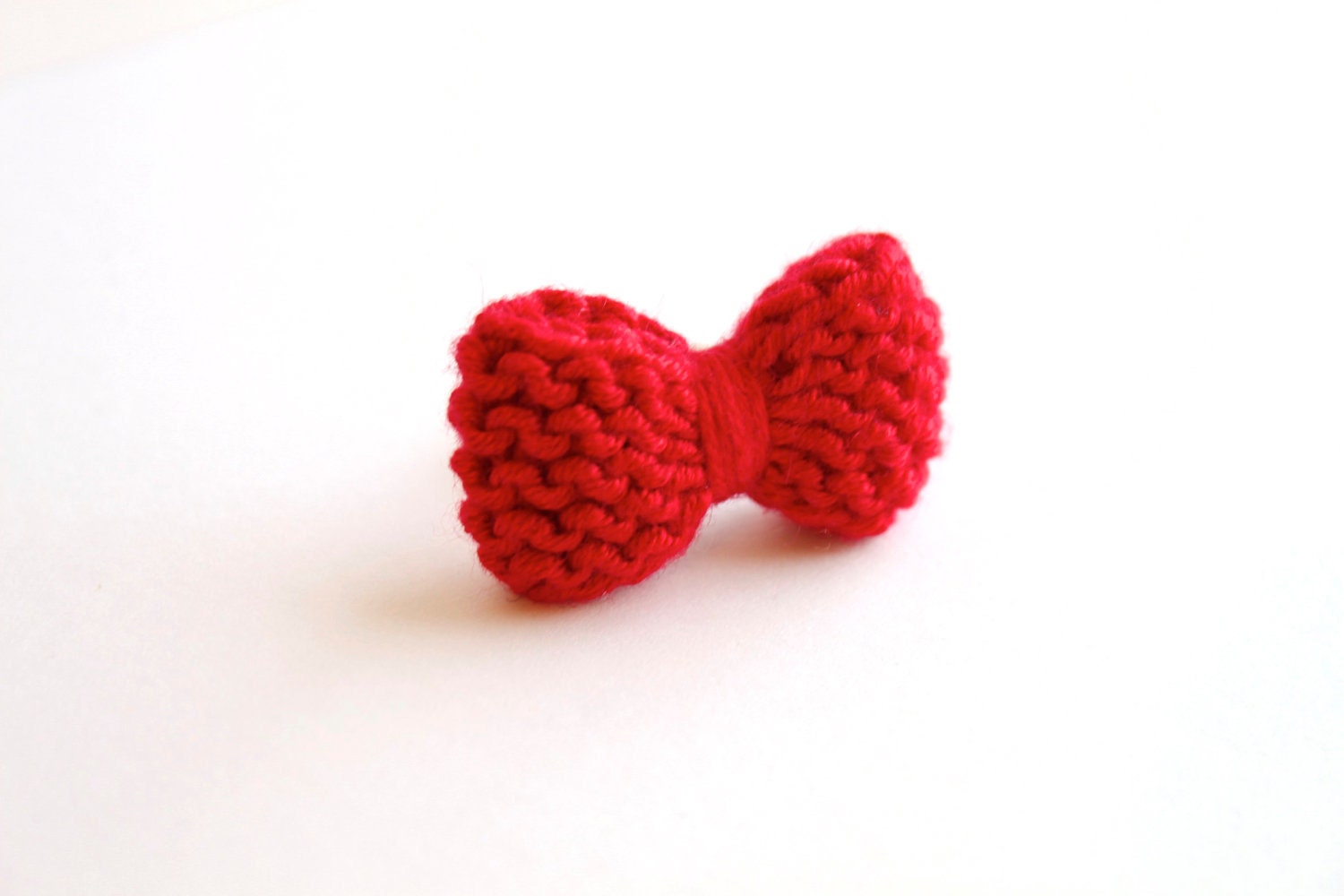 Bow ring knitted in red: READY TO SHIP