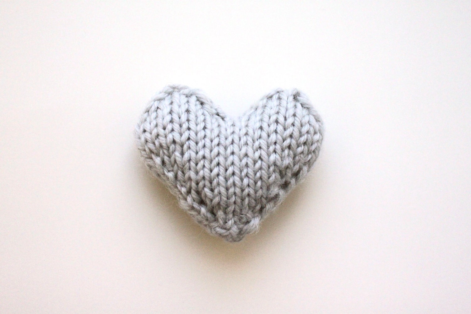 Heart pin brooch knitted in pale grey, valentines present, valentines heart