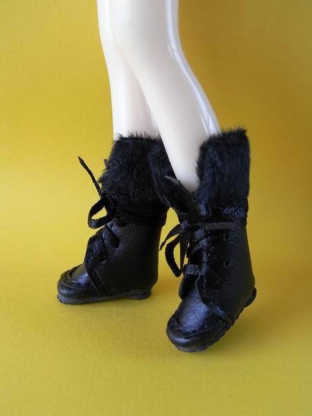 Blythe boots....butter......black