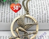 SALE --- Pretty retro copper the hunger games Mockingjay arrow necklace pendant jewelry vintage style