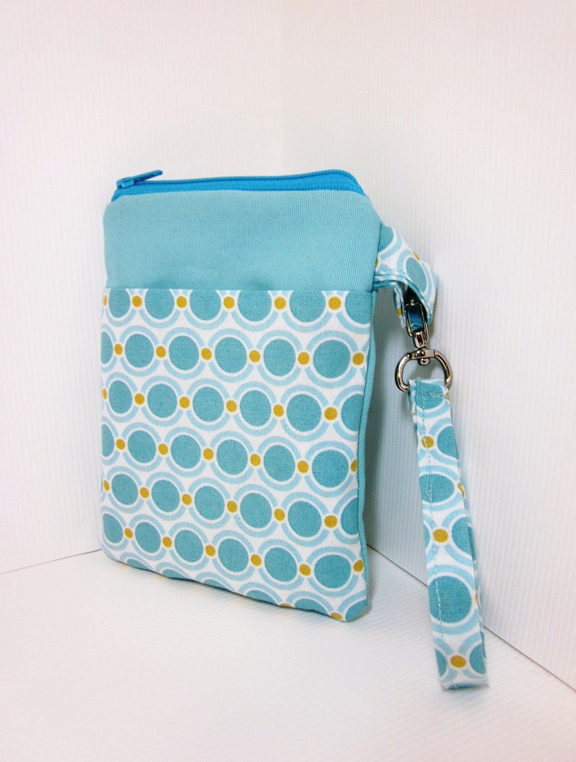 Gadget Zipper Pouch for I Touch, I Phone, Cell Phone - Dot Chain in Aqua