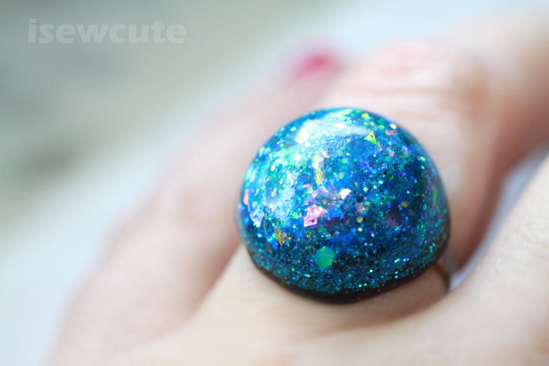 Deep Blue Glitter Ring - Modern Sparkly Round Resin Dome Waterproof Beach Jewelry Perfect to Wear on Vacation