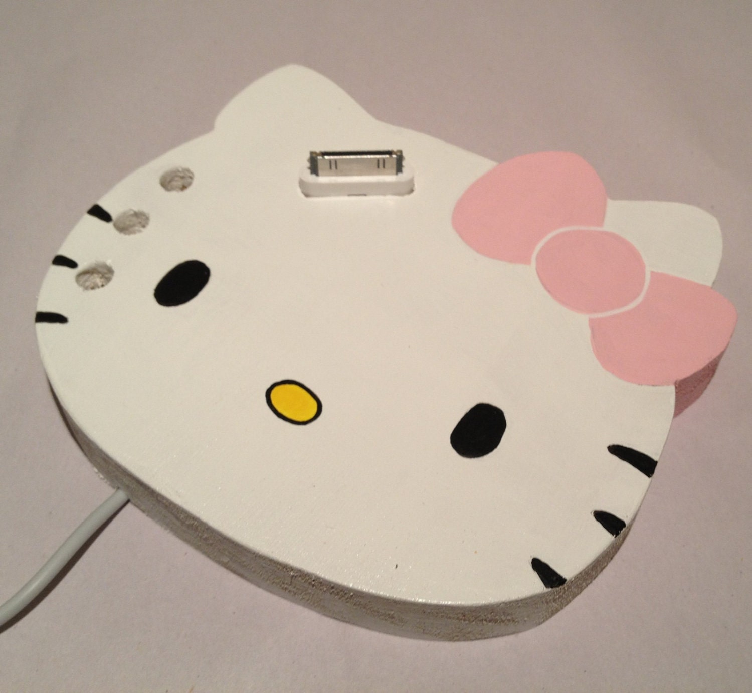 Hello Kitty iPhone/ iPod Charger White