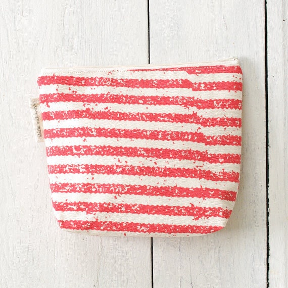 medium cotton zip pouch - Red Stripes