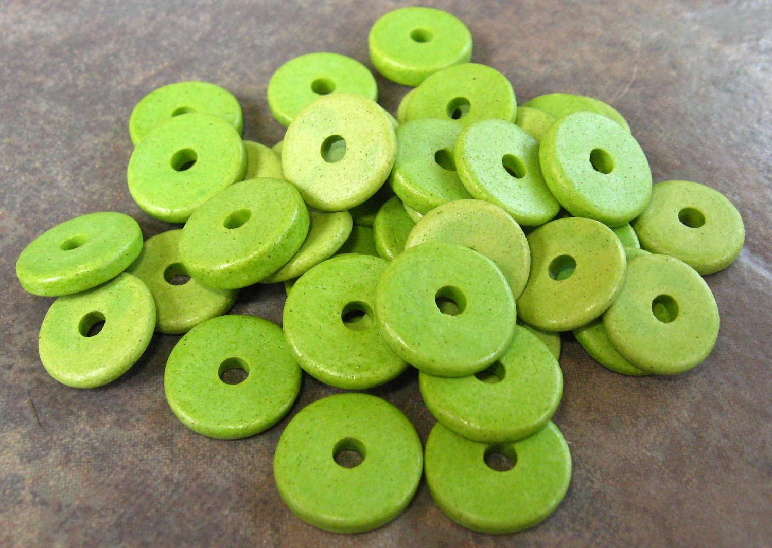 25 KEY LIME Greek Ceramic Beads 13mm Round Washers