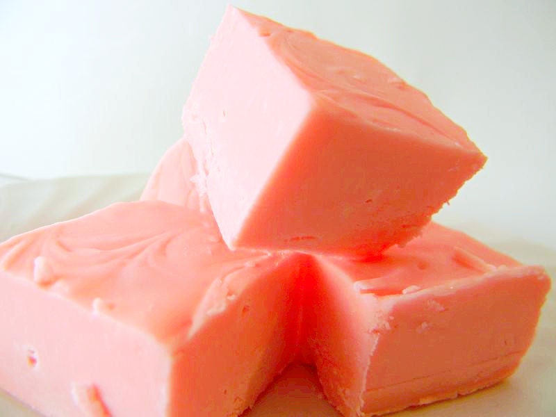 Julie's Fudge - BUBBLEGUM - 6 Pieces (1/2lb)