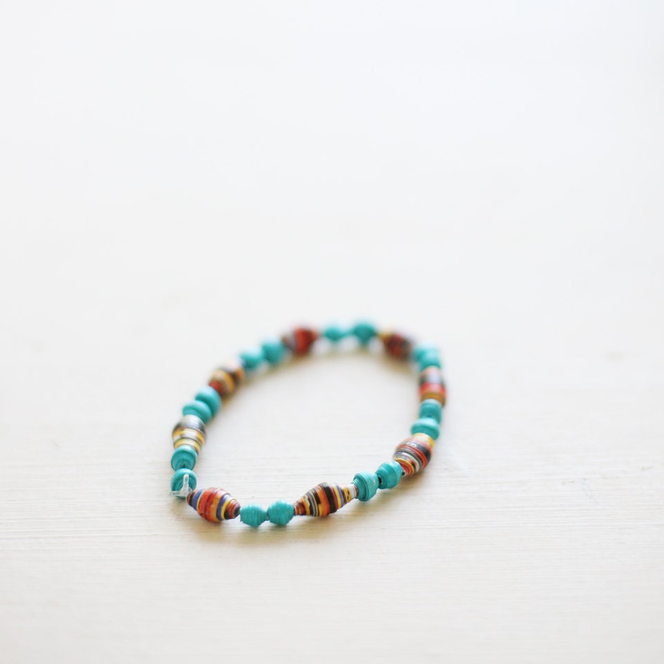 paper bead bracelet. medium