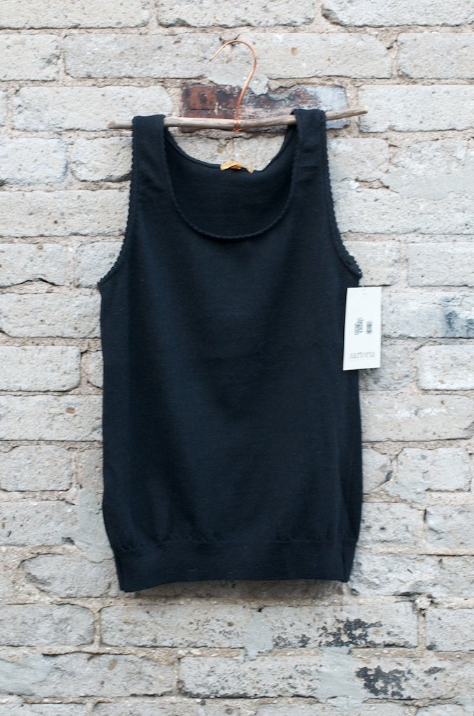 SALE ITEM /// merino singlet Size L