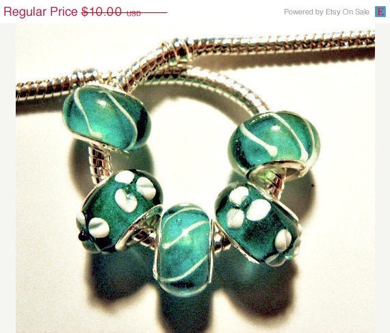 30% CEARANCe SALe and FREE SHIPPING   European beads Set green charms PBS408