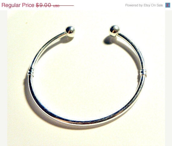 30% CEARANCe SALe and FREe SHIPPING European Beads Bangle Bracelet 7"