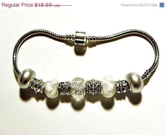 30% CEARANCe SALe and FREe SHIPPING European bead Bracelet lampwork  gray charms PB536  fits european style beads