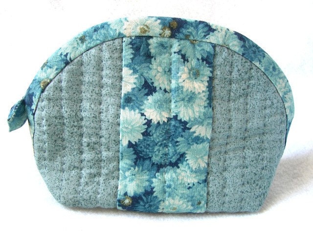 Hand-quilted Patchwork Zipper Purse-Blue Flowers