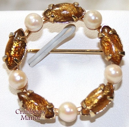 Vintage Sorrento 50s Gold Fluss Faux Pearl Brooch
