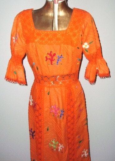 OAXACAN MEXICAN VTG 70s Hand Embroidered HIPPIE wedding MAXI DRESS