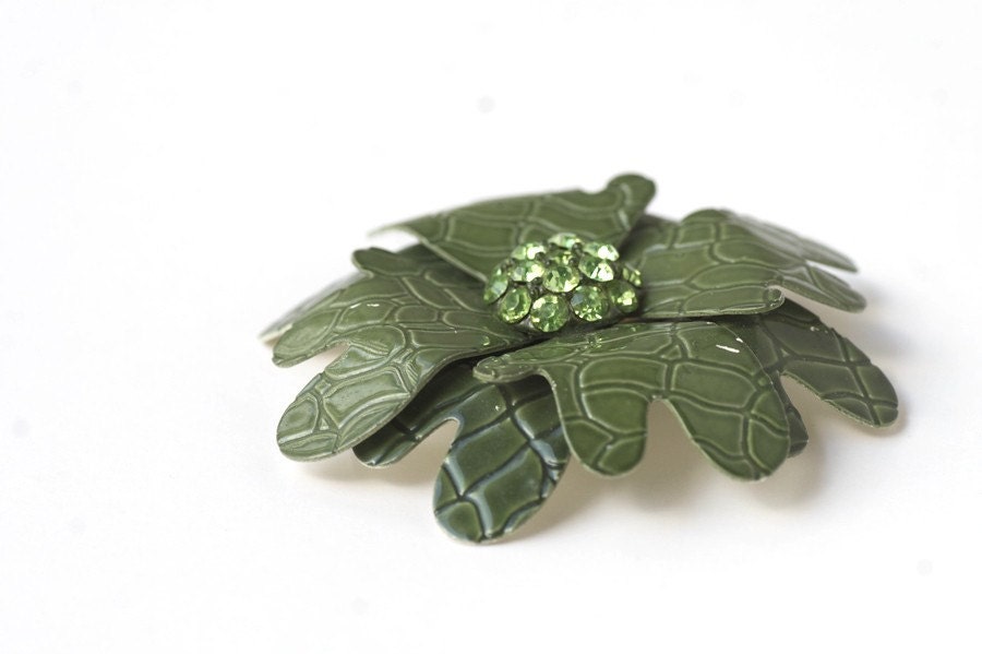 Olive Green Flower Enamel Pin Brooch Vintage