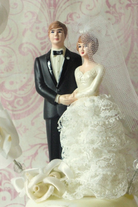 Vintage Wedding Cake Topper 1950s Beaded BaseBeaded ArchWhite Roses
