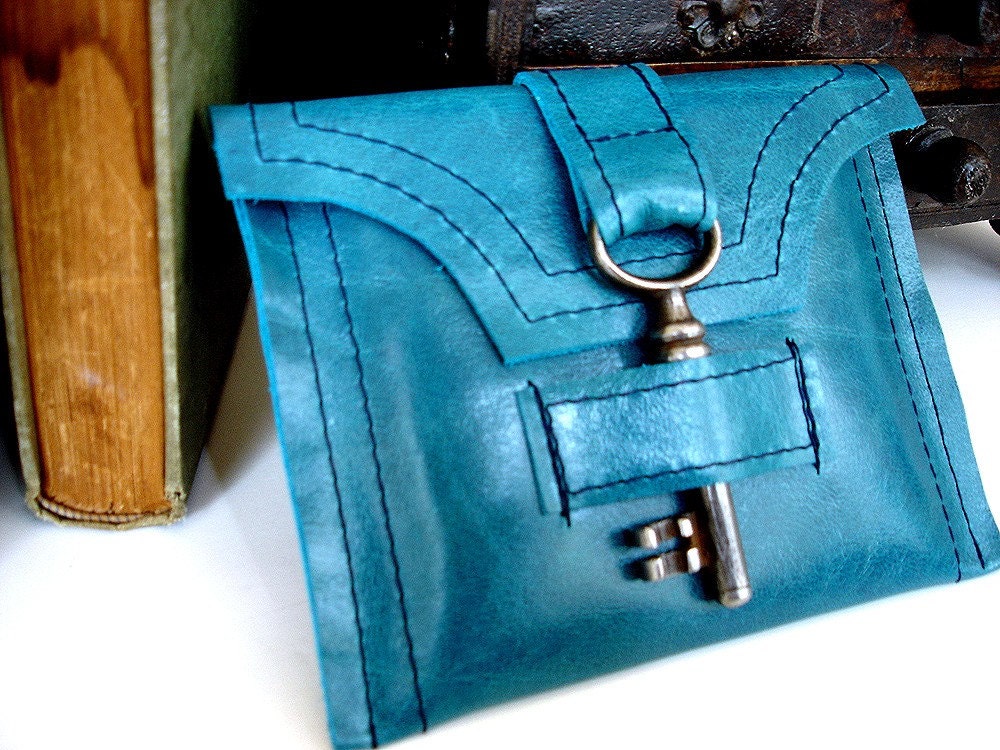 Turquoise Blue Genteel Leather Wallet with Antique Skeleton Key