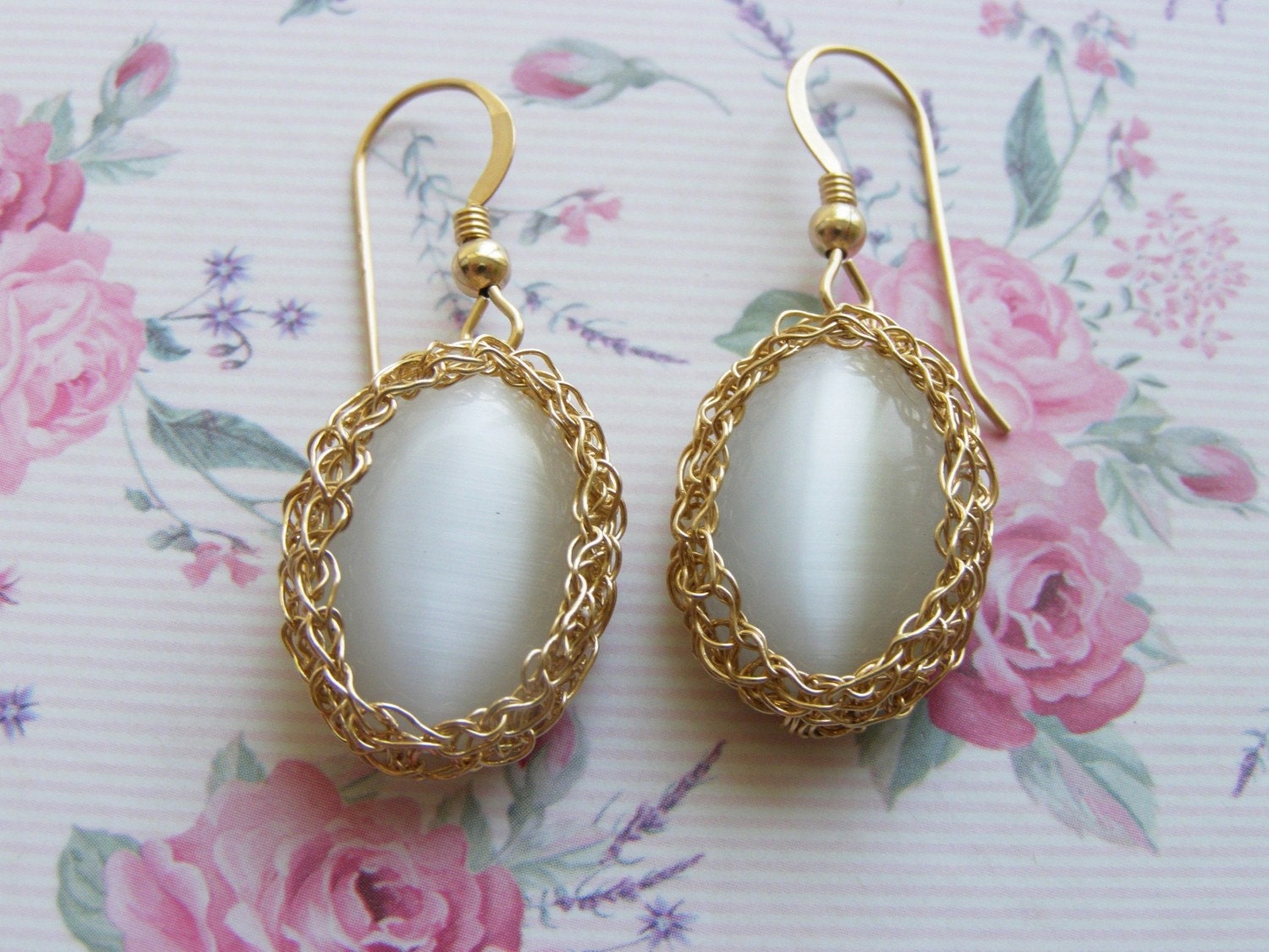 Crochet Knitting Gold filled Synthetic Cat Eye Earring - Bridal - White