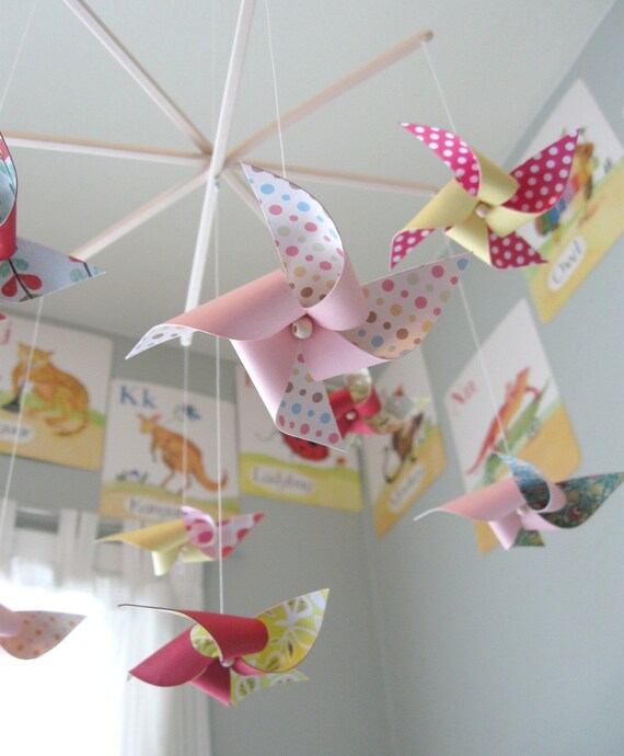 Pinwheel Baby Crib Mobile : Summertime