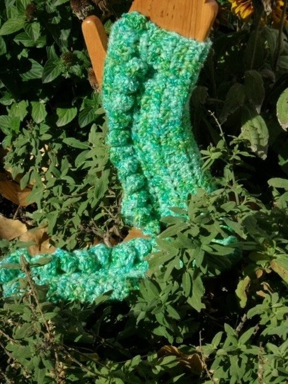 Free Pattern- Cable Wrist Warmer Pattern - Crochetville