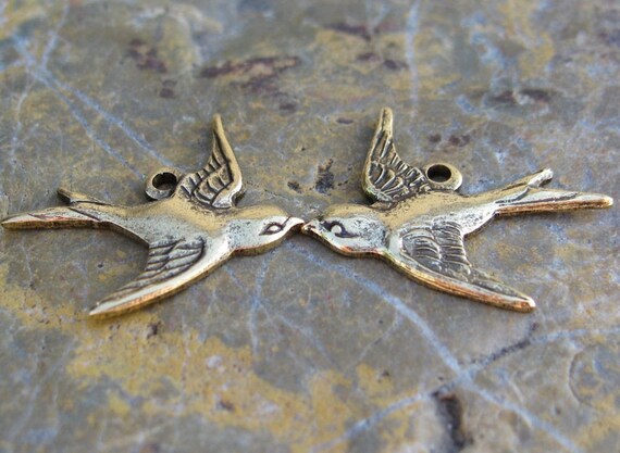 6 Antique Gold Sparrow Bird Charms Jewelry Findings 668
