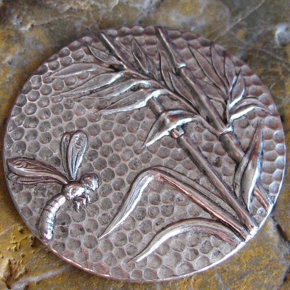 4 Antique Silver Round Brass Pendant Dragonfly Metal Stamping 735