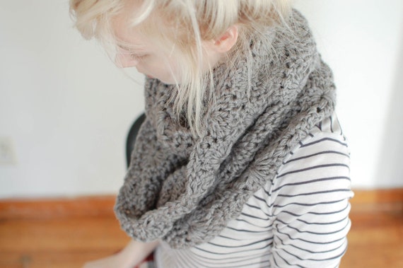 chunky crochet circle scarf in grey