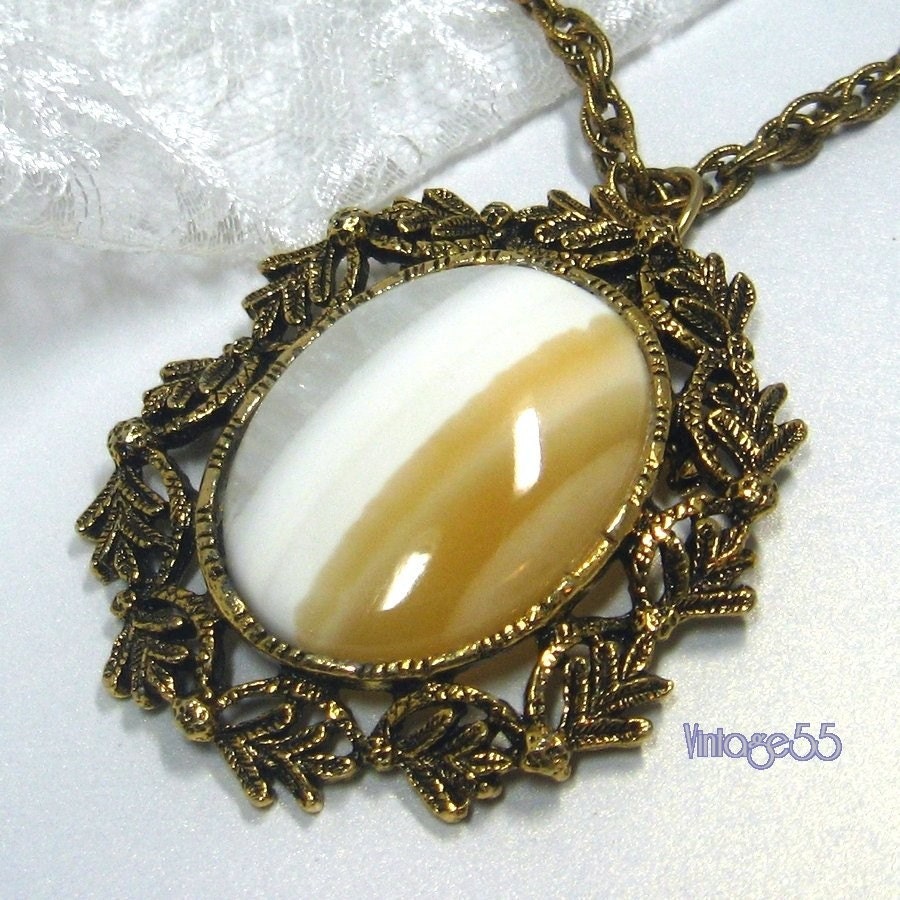Vintage Necklace  Banded Agate Pendant Brooch
