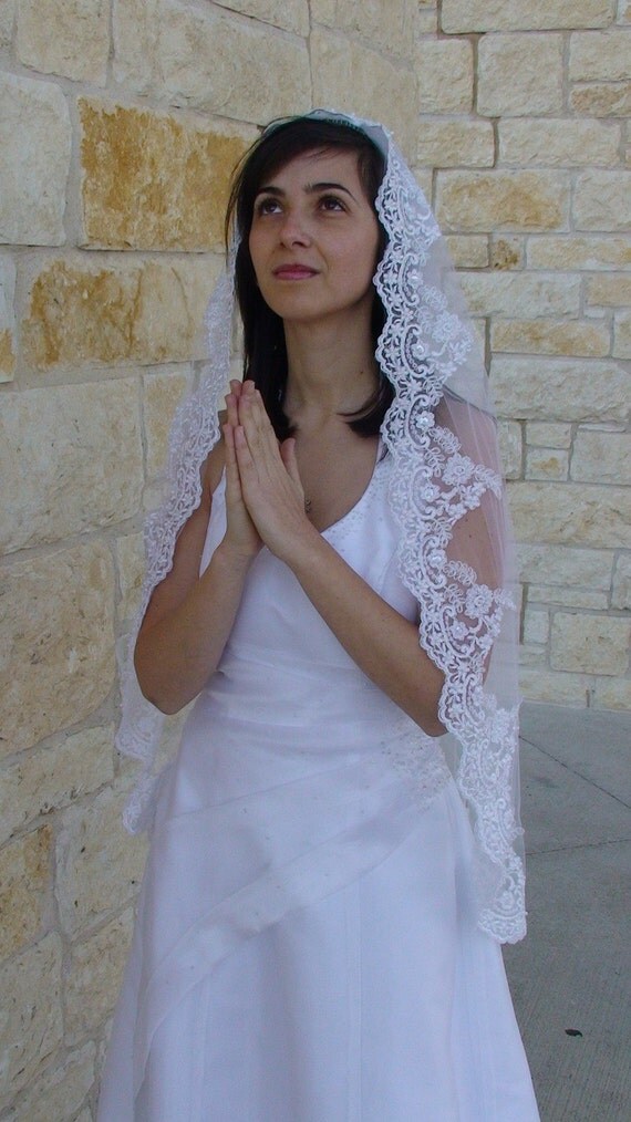 Lace Veil with exclusive Beaded Lace on the edge in White or ivory