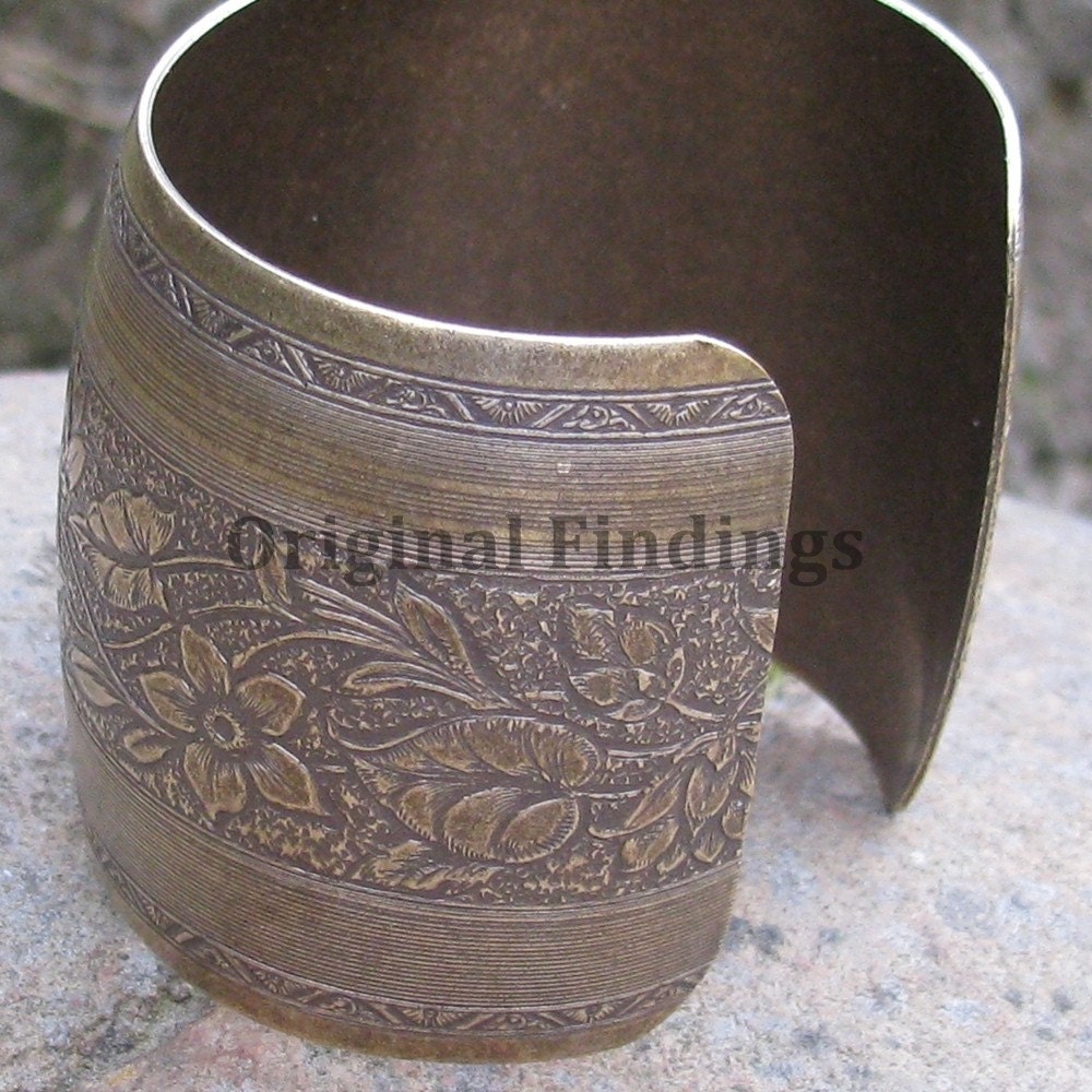 1 Antiqued Brass Victorian Cuff Bracelet Blank Jewelry Supplies 1226