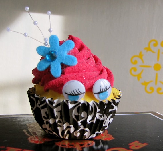 Fake Cupcake Coquettish Babette Cupcakes Damask Babette Bridal Shower Wedding Reception Decor Birthday Gift Business Card/Photo Holder