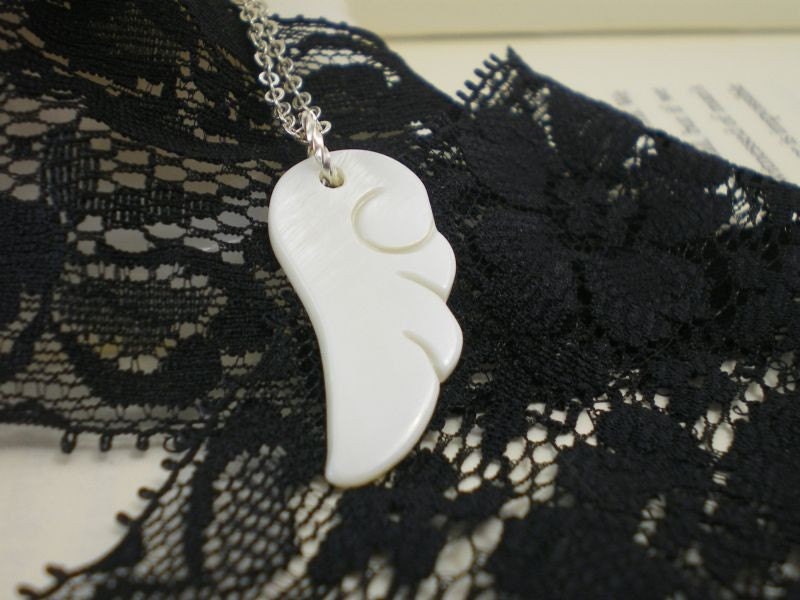 Angel wing, mother of pearl, shell necklace