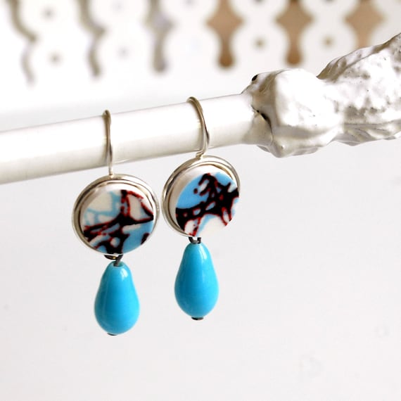 Simple Circle Broken Plate Earring with Dangle Bead - Red White and Blue - Recycled China