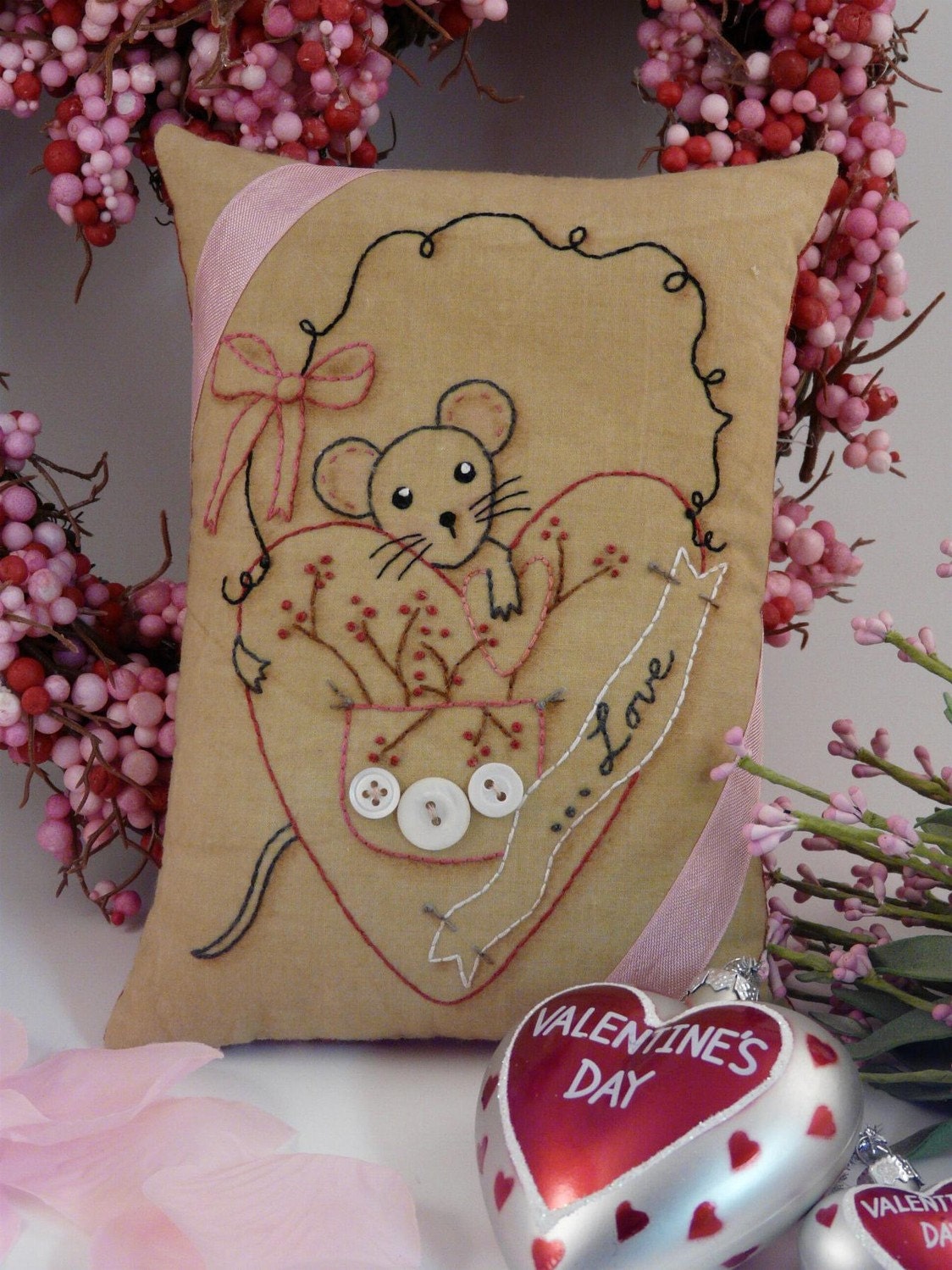 new 2011 Valentine Love Mouse Heart E Pattern - email Pdf  primitive stitchery embroidery pillow pinkeep tag pin cushion tuck