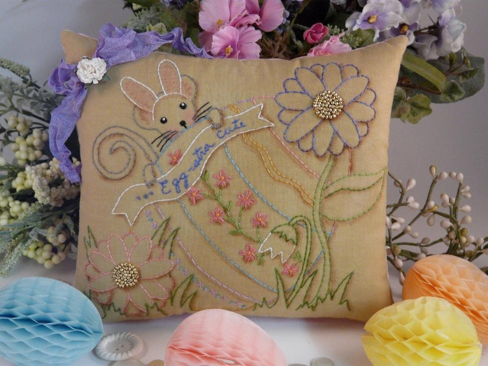 new 2011 Easter Egg bunny Mouse Stitchery E Pattern - email Pdf primitive embroidery pillow pinkeep tag pin cushion tuck